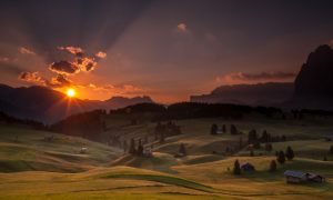2694 Fotograf  Henning Bossen  -  Alpe di Siusi at sunrise  